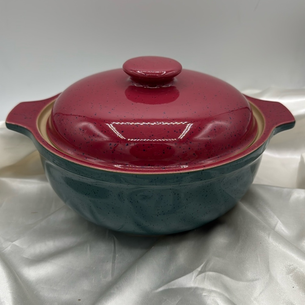 Denby Harlequin Covered 2 Quart Lidded Casserole.